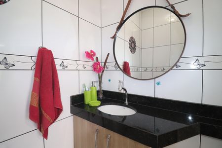Casa à venda com 156m², 2 quartos e 2 vagasLavabo
