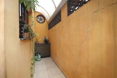 Casa à venda com 156m², 2 quartos e 2 vagasCorredor Lateral