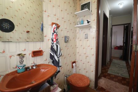 Casa à venda com 156m², 2 quartos e 2 vagasBanheiro