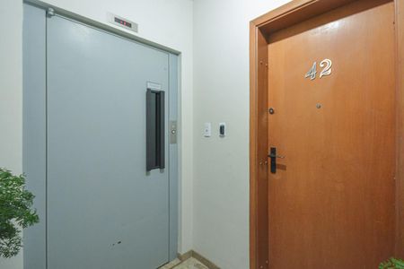 Apartamento à venda com 88m², 2 quartos e 2 vagas Apartamento à venda com 88m², 2 quartos e 2 vagasHall social