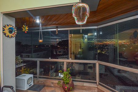 Apartamento à venda com 88m², 2 quartos e 2 vagas Apartamento à venda com 88m², 2 quartos e 2 vagasSacada