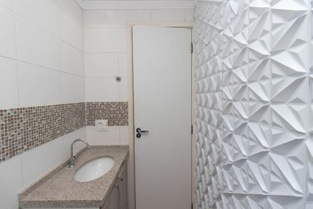 Banheiro de apartamento para alugar com 1 quarto, 48m² em Parque Edu Chaves, São Paulo