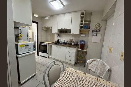 Apartamento à venda com 120m², 4 quartos e 3 vagasCozinha