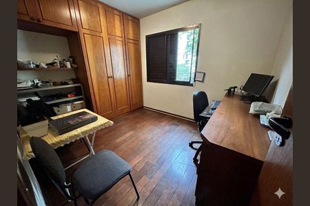 Apartamento à venda com 120m², 4 quartos e 3 vagasQuarto