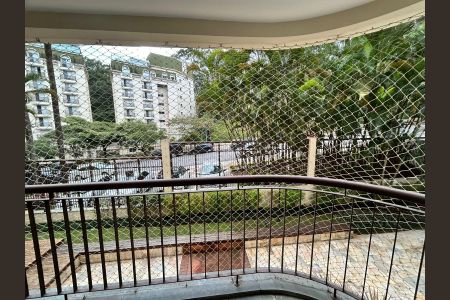 Apartamento à venda com 120m², 4 quartos e 3 vagasVaranda
