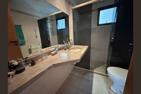 Apartamento à venda com 120m², 4 quartos e 3 vagasBanheiro