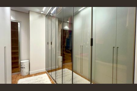 Apartamento para alugar com 180m², 3 quartos e 1 vaga Apartamento para alugar com 180m², 3 quartos e 1 vagaCloset da suíte