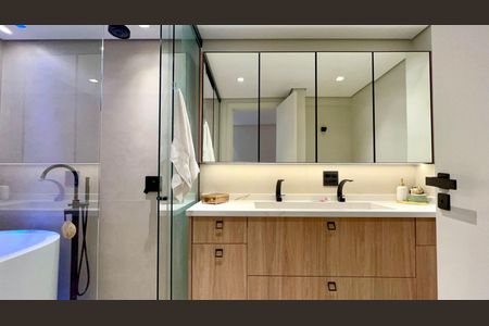 Apartamento para alugar com 180m², 3 quartos e 1 vaga Apartamento para alugar com 180m², 3 quartos e 1 vagaBanheiro da Suíte