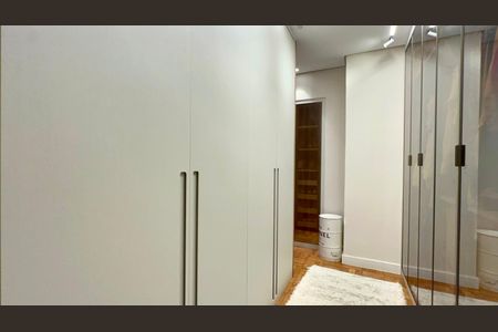 Apartamento para alugar com 180m², 3 quartos e 1 vaga Apartamento para alugar com 180m², 3 quartos e 1 vagaCloset da suíte