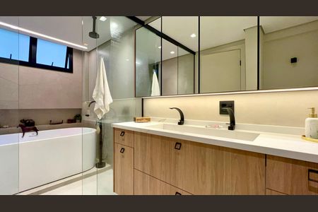 Apartamento para alugar com 180m², 3 quartos e 1 vaga Apartamento para alugar com 180m², 3 quartos e 1 vagaBanheiro da Suíte