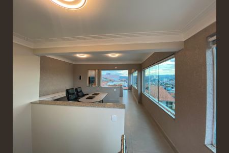 Casa para alugar com 380m², 6 quartos e 1 vaga Casa para alugar com 380m², 6 quartos e 1 vagaEscritório