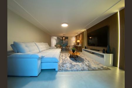 Casa para alugar com 380m², 6 quartos e 1 vaga Casa para alugar com 380m², 6 quartos e 1 vagaSala de TV