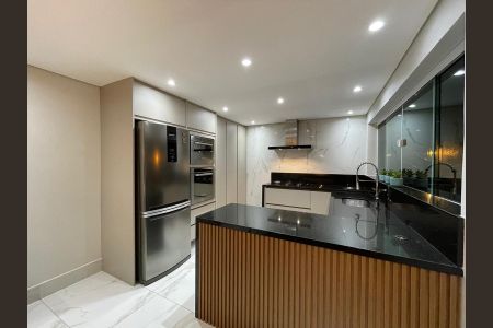 Casa para alugar com 380m², 6 quartos e 1 vaga Casa para alugar com 380m², 6 quartos e 1 vagaCozinha