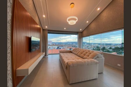 Casa para alugar com 380m², 6 quartos e 1 vaga Casa para alugar com 380m², 6 quartos e 1 vagaSala