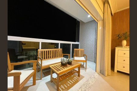 Casa para alugar com 380m², 6 quartos e 1 vaga Casa para alugar com 380m², 6 quartos e 1 vagaVaranda