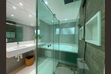 Casa para alugar com 380m², 6 quartos e 1 vaga Casa para alugar com 380m², 6 quartos e 1 vagaBanheiro