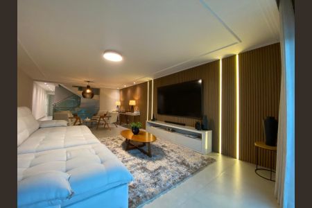 Casa para alugar com 380m², 6 quartos e 1 vaga Casa para alugar com 380m², 6 quartos e 1 vagaSala de TV