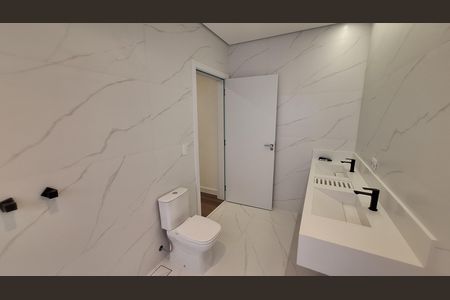 Casa de condomínio à venda com 334m², 2 quartos e 2 vagas Casa de condomínio à venda com 334m², 2 quartos e 2 vagasBanheiro da Suíte 4