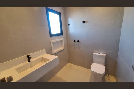 Casa de condomínio à venda com 334m², 2 quartos e 2 vagas Casa de condomínio à venda com 334m², 2 quartos e 2 vagasBanheiro da Suíte 1
