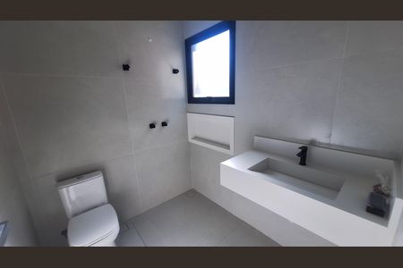 Casa de condomínio à venda com 334m², 2 quartos e 2 vagas Casa de condomínio à venda com 334m², 2 quartos e 2 vagasBanheiro da Suíte 2