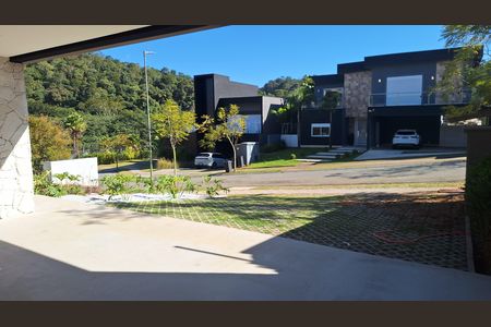 Casa de condomínio à venda com 334m², 2 quartos e 2 vagas