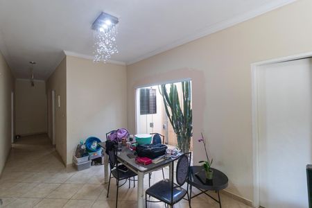 Casa à venda com 136m², 3 quartos e 3 vagas Casa à venda com 136m², 3 quartos e 3 vagasSalas