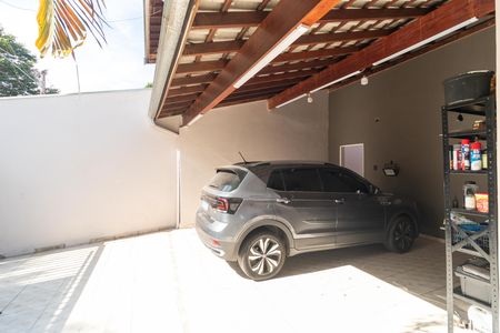 Casa à venda com 136m², 3 quartos e 3 vagas Casa à venda com 136m², 3 quartos e 3 vagasGaragem