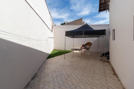 Casa à venda com 136m², 3 quartos e 3 vagas Casa à venda com 136m², 3 quartos e 3 vagasQuintal