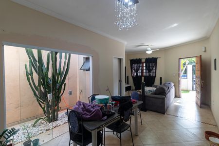 Salas de casa à venda com 3 quartos, 136m² em Parque Via Norte, Campinas