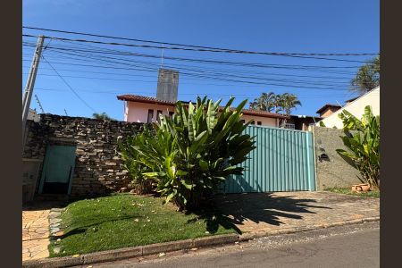 Fachada de casa à venda com 4 quartos, 608m² em Bairro das Palmeiras, Campinas