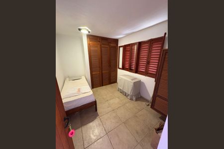Casa à venda com 608m², 4 quartos e 4 vagas Casa à venda com 608m², 4 quartos e 4 vagasQuarto