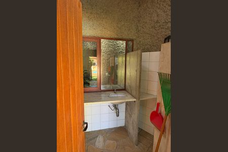 Casa à venda com 608m², 4 quartos e 4 vagas Casa à venda com 608m², 4 quartos e 4 vagasBanheiro