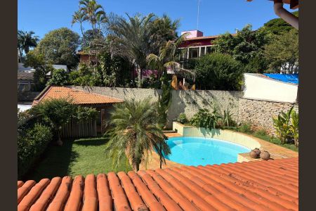 Casa à venda com 608m², 4 quartos e 4 vagas Casa à venda com 608m², 4 quartos e 4 vagasVista