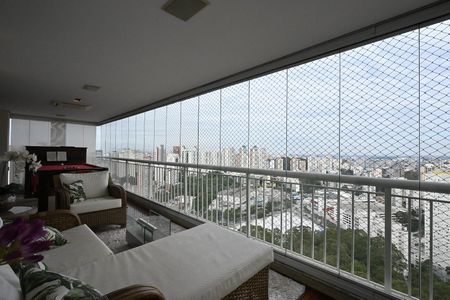 Apartamento à venda com 260m², 3 quartos e 4 vagasVaranda