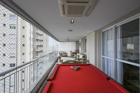 Apartamento à venda com 260m², 3 quartos e 4 vagasVaranda