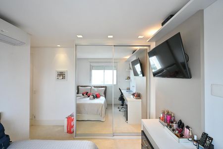 Apartamento à venda com 260m², 3 quartos e 4 vagasSuíte 2
