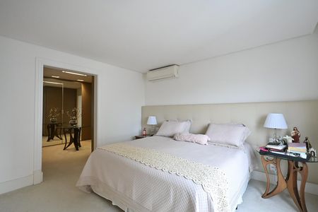Apartamento à venda com 260m², 3 quartos e 4 vagasSuíte 1