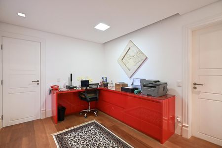 Apartamento à venda com 260m², 3 quartos e 4 vagasEscritório