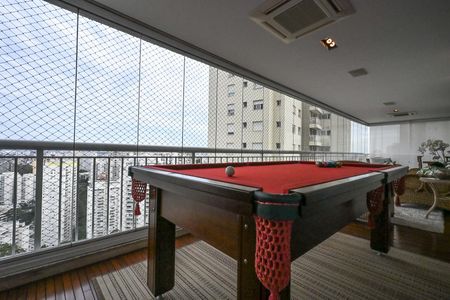 Apartamento à venda com 260m², 3 quartos e 4 vagasVaranda