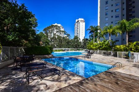 Apartamento à venda com 260m², 3 quartos e 4 vagasPiscina 2