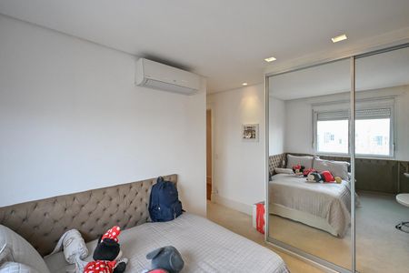 Apartamento à venda com 260m², 3 quartos e 4 vagasSuíte 2