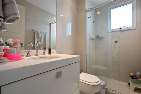 Apartamento à venda com 260m², 3 quartos e 4 vagasBanheiro Suíte 2