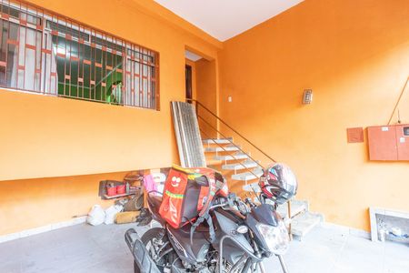 Casa à venda com 180m², 2 quartos e 2 vagas Casa à venda com 180m², 2 quartos e 2 vagasGaragem