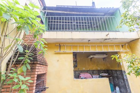 Casa à venda com 180m², 2 quartos e 2 vagas Casa à venda com 180m², 2 quartos e 2 vagasChurrasqueira