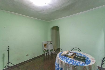 Casa à venda com 180m², 2 quartos e 2 vagas Casa à venda com 180m², 2 quartos e 2 vagasSala de jantar