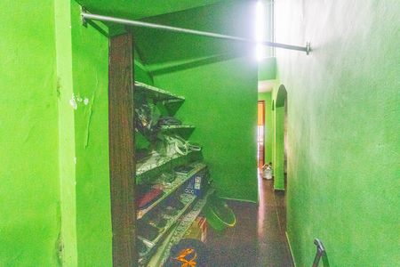 Casa à venda com 180m², 2 quartos e 2 vagas Casa à venda com 180m², 2 quartos e 2 vagasCorredor / entrada