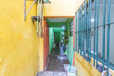 Casa à venda com 180m², 2 quartos e 2 vagas Casa à venda com 180m², 2 quartos e 2 vagasCorredor