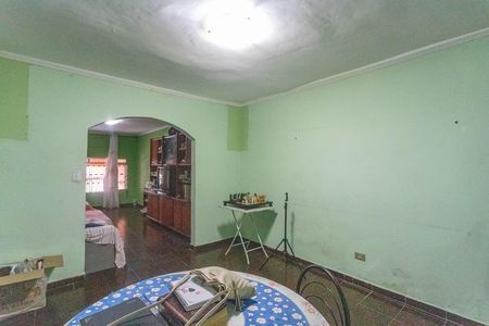 Casa à venda com 180m², 2 quartos e 2 vagas Casa à venda com 180m², 2 quartos e 2 vagasSala de jantar