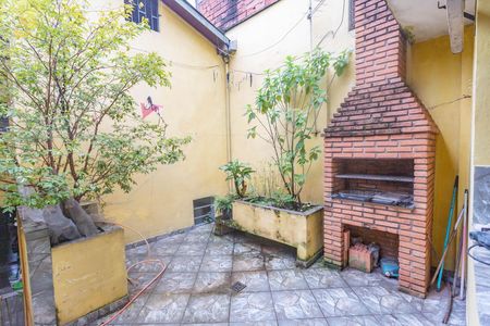 Casa à venda com 180m², 2 quartos e 2 vagas Casa à venda com 180m², 2 quartos e 2 vagasChurrasqueira