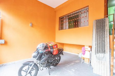 Casa à venda com 180m², 2 quartos e 2 vagas Casa à venda com 180m², 2 quartos e 2 vagasGaragem